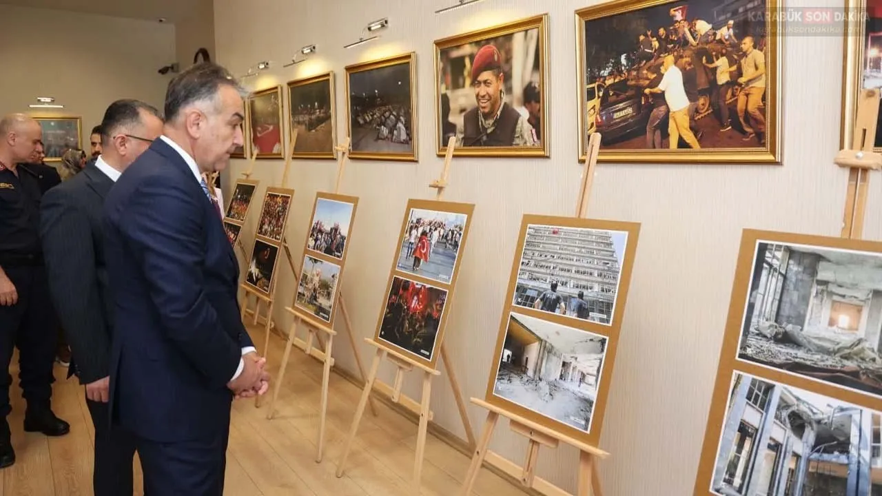 15 TEMMUZ RUHU KARABÜK'TE PANEL VE SERGİYLE YAŞATILDI