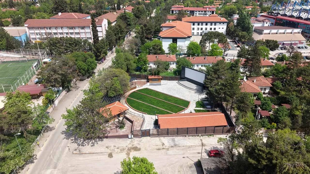 KARABÜK’TE NOSTALJİ RÜZGARI: YENİŞEHİR YAZLIK SİNEMASI AÇILIYOR