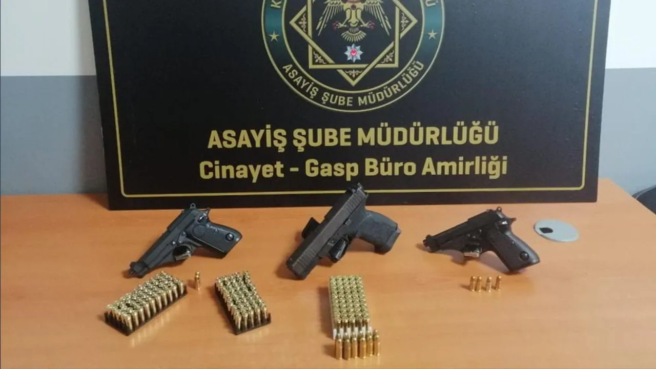 KARABÜK’TE RUHSATSIZ SİLAH OPERASYONU: 4 ŞÜPHELİ GÖZALTINA ALINDI