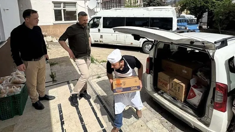 KARABÜK’TEN ESKİPAZAR AŞ EVİNE HAYIRSEVER DESTEĞİ