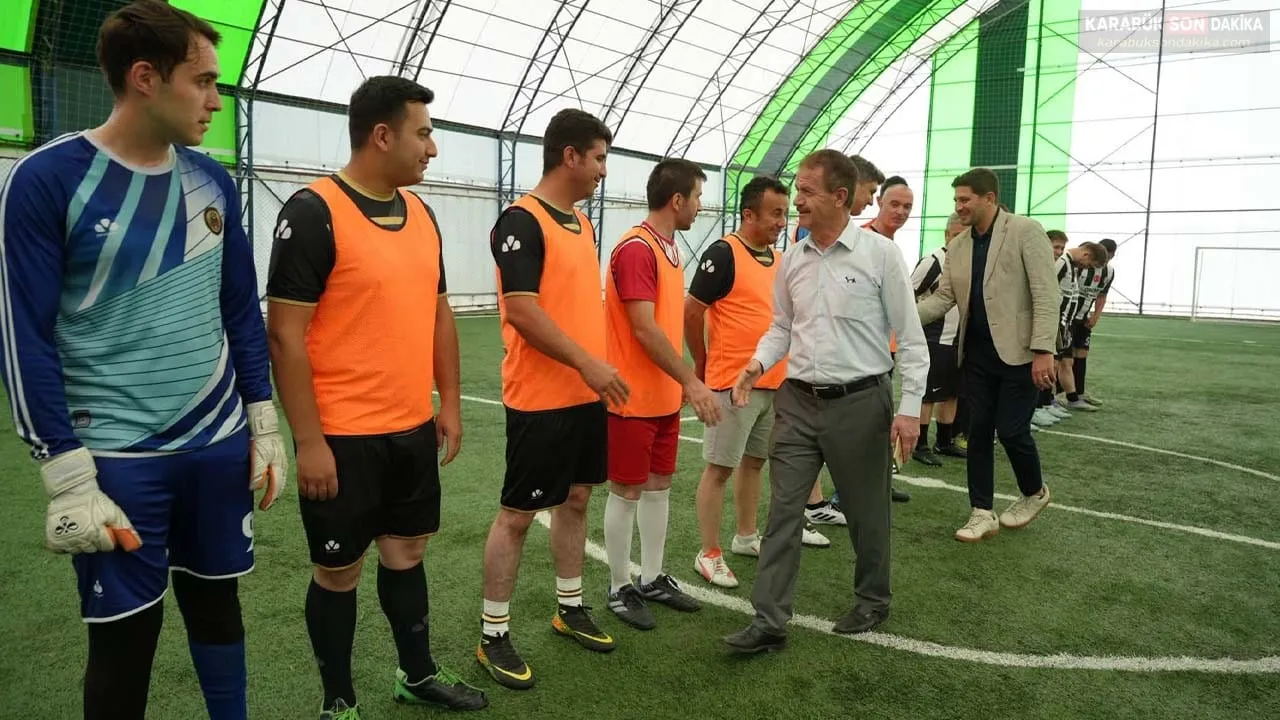 OVACIK’TA KURUMLAR SAHAYA İNDİ! FUTBOL TURNUVASI BAŞLADI
