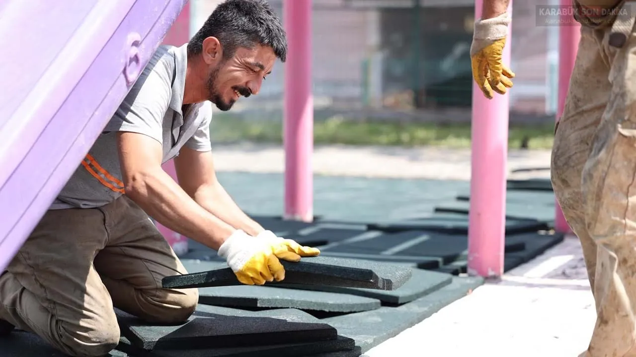 SAFRANBOLU’DA ÇOCUKLAR İÇİN GÜVENLİ PARKLAR YENİLENİYOR