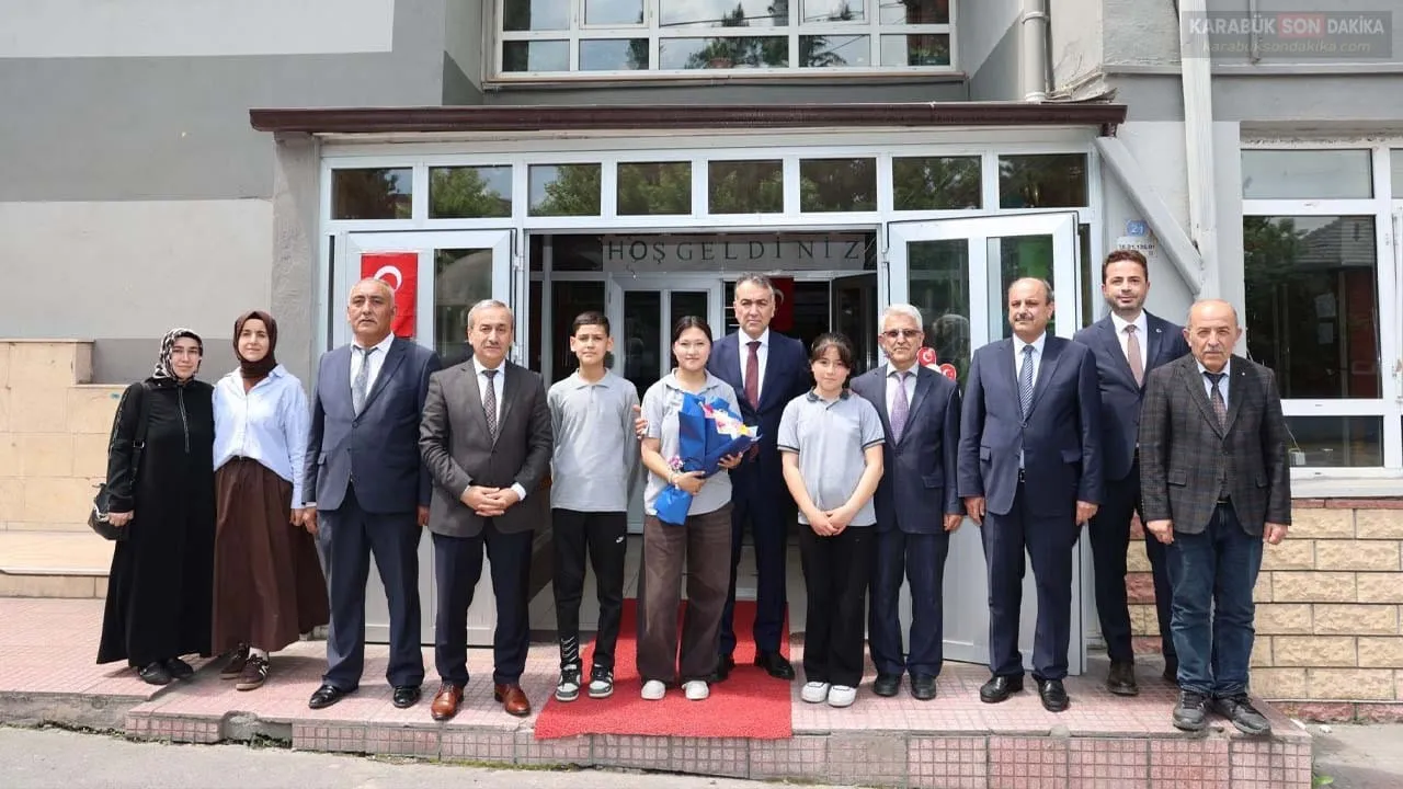 VALİ OKTAY ÇAĞATAY KARABÜK’TE OKULLARI ZİYARET ETTİ